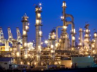 Refining Sector Attracts U.S. Mutual Funds