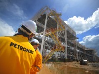 PETRONAS Back In: Buys 25% of LNG Canada