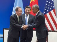 Secretary-General Ban Ki-moon at Paris Agreement Ratification Ceremony.
From Paris to Hangzhou – Climate Response in Action.
H.E. Mr. XI Jinping, President of the People’s Republic of China and H.E. Mr. Barack Obama, President of the United States of America present the instrument for the Paris Agreement to the Secretary-General.