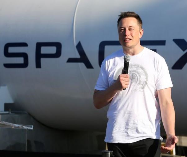 Tesla Estimates Electric Semi-Truck Price at $150,000 - $200,000