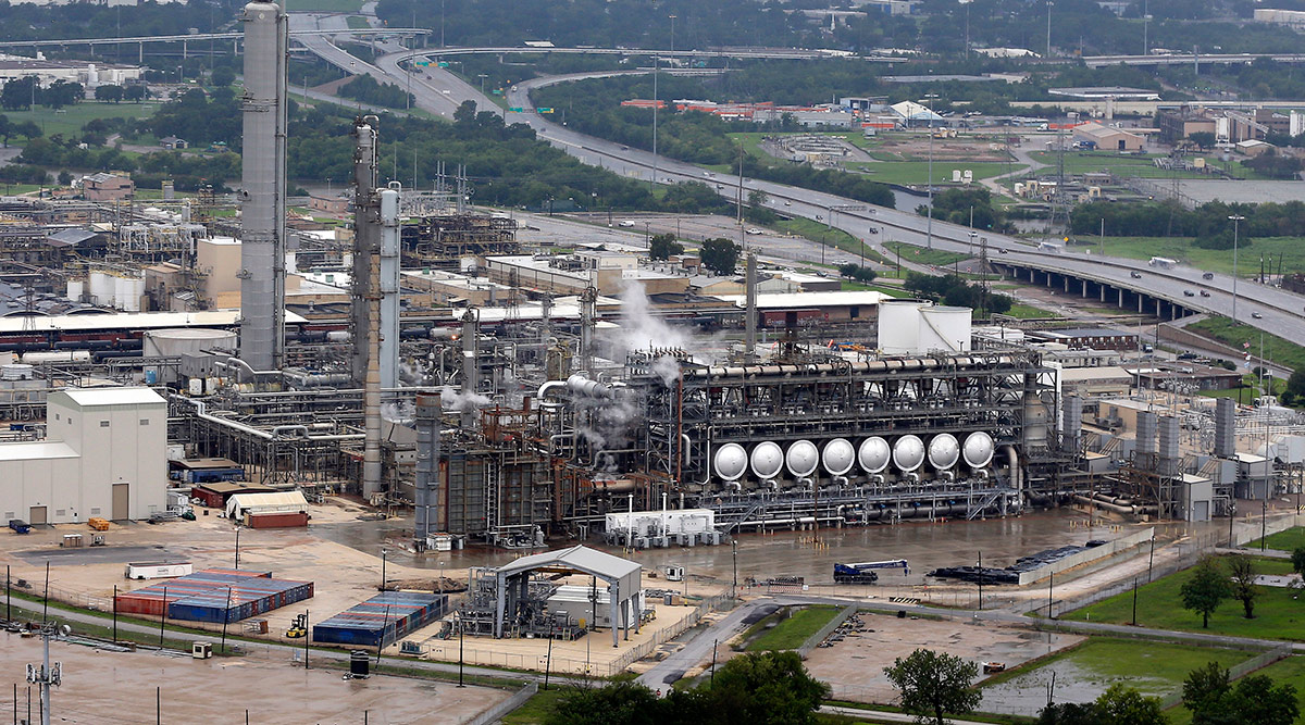 East Texas refineries shut key units, cut back production after Imelda - oil and gas 360