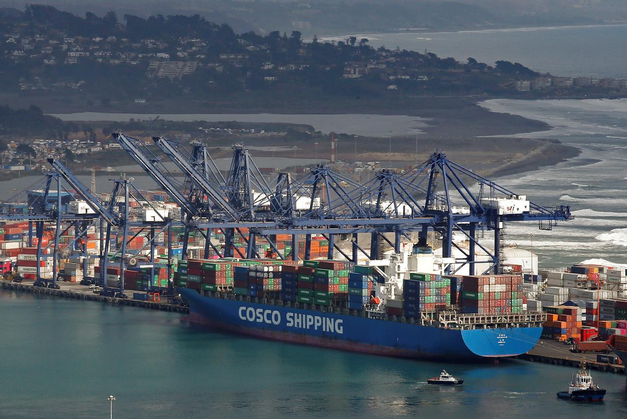 U.S. lifts Iran sanctions on one unit of Chinese shipping giant COSCO