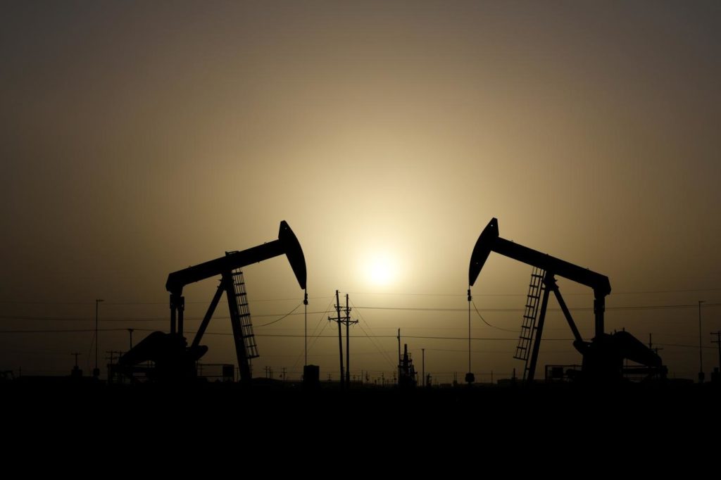 U.S. oil output soars to record 12.4 million bpd in August: EIA-oag360