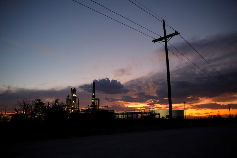 https://www.reuters.com/article/us-oil-results/investors-brace-for-poor-u-s-shale-earnings-amid-weak-oil-and-gas-prices-idUSKBN1X70QG-oag360