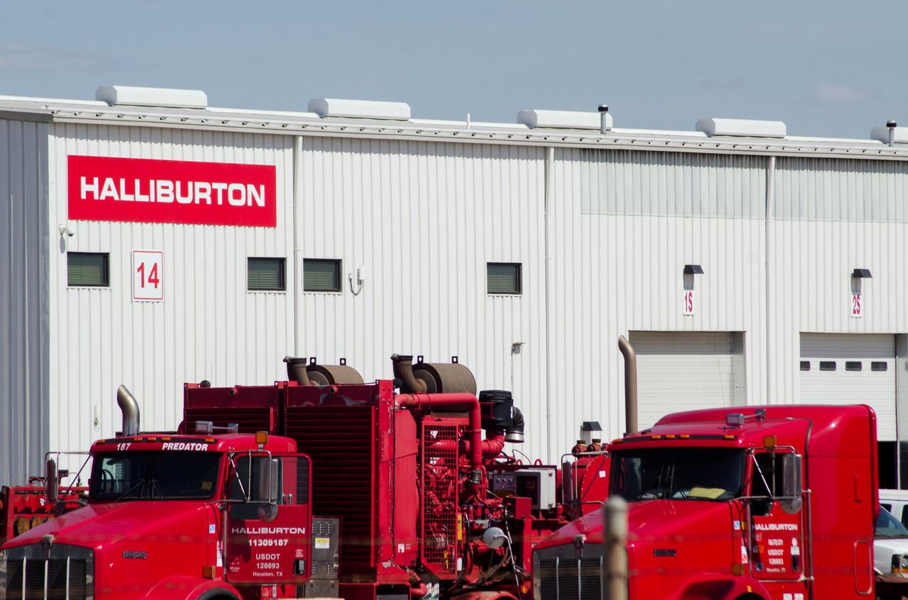 Halliburton vows more cost cuts as shale demand dwindles, shares rise - oil and gas 360