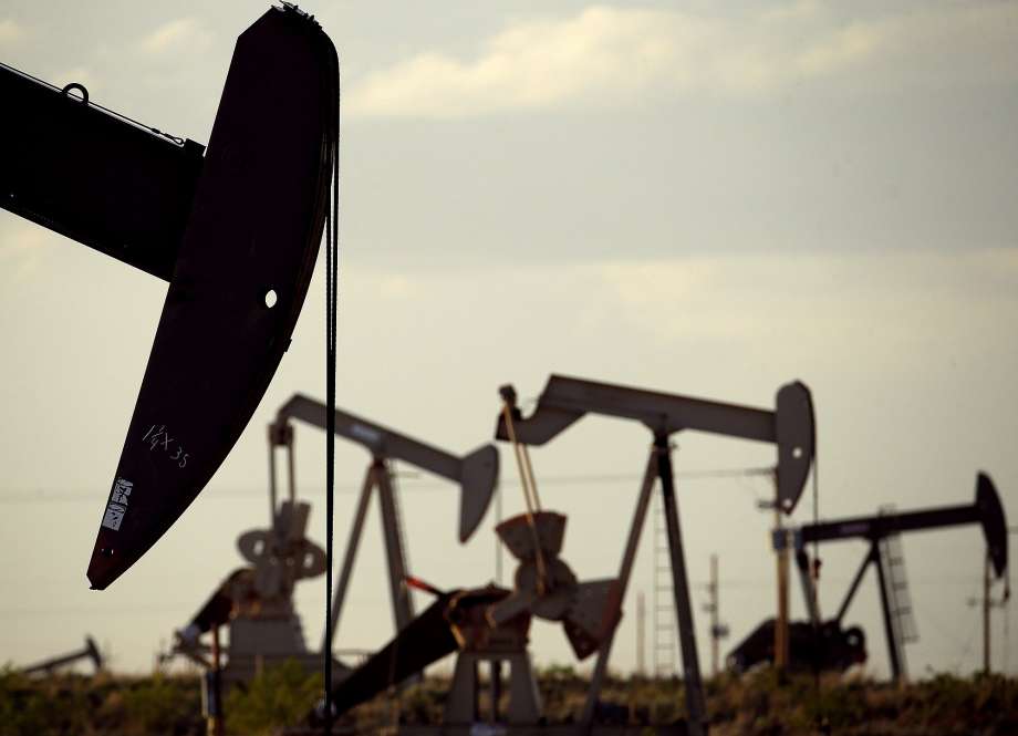 Oil slips from 6-week high on signs U.S. supplies rose again-oag360