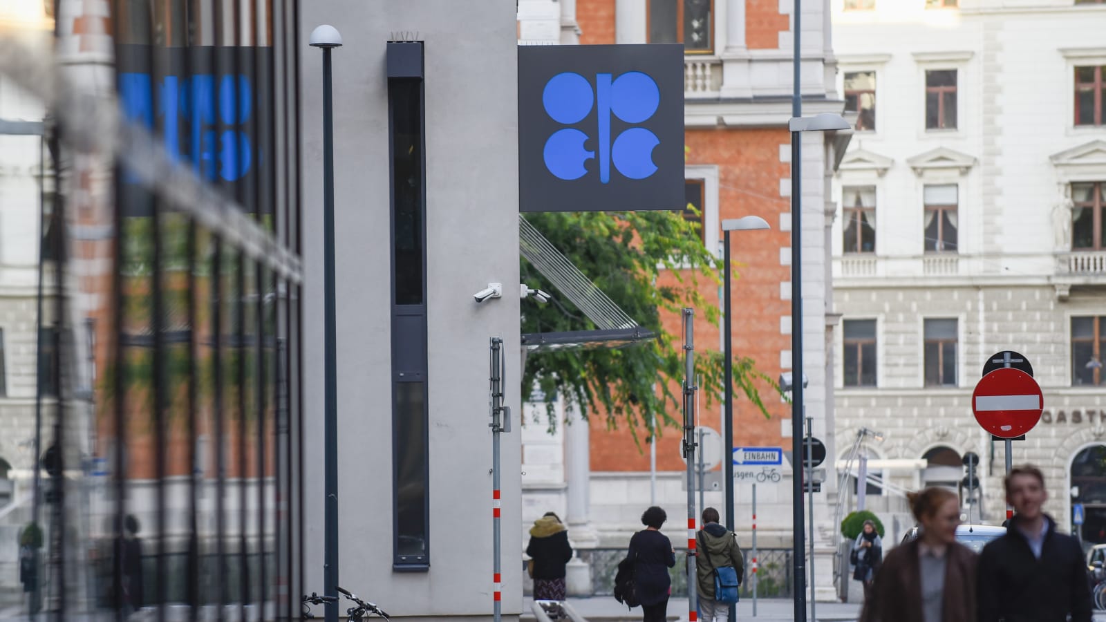 Oil prices plunge 8% after OPEC+ fails to agree on a massive production cut- oil and gas 360