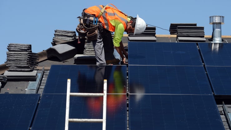 America’s ‘clean energy’ workforce projected to fall by 15% in months ahead- oil and gas 360