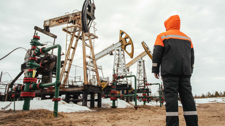 Oil prices just had their best quarter in 30 years — what’s next?- oil and gas 360