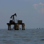 Oil falls on U.S. stimulus impasse and U.S. stockpiles- oil and gas 360