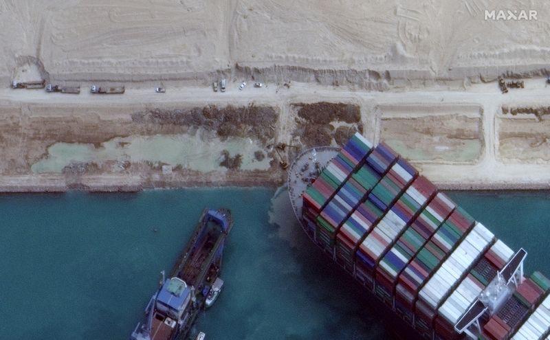 Oil falls as traffic in Suez Canal resumes- oil and gas 360