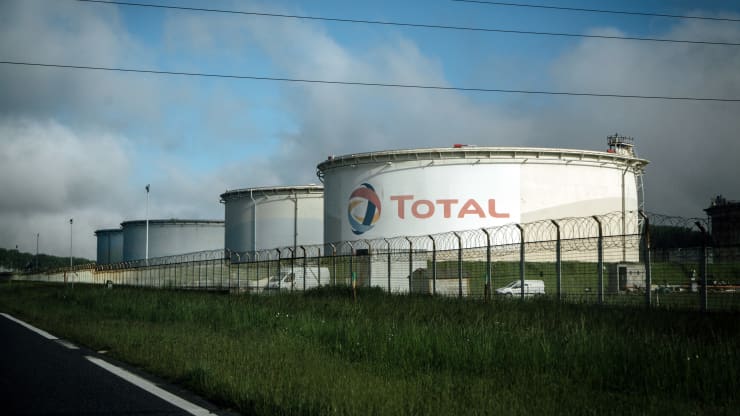 After a week of setbacks for Big Oil, France’s Total wins support for its climate strategy- oil and gas 360