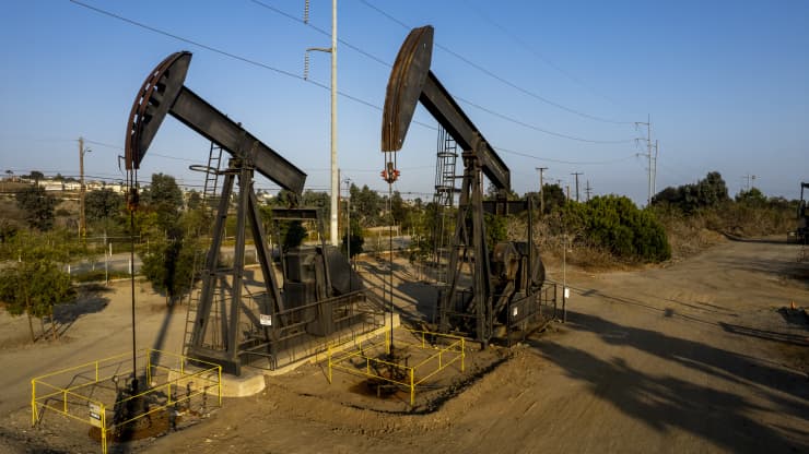 Oil jumps 5%, recouping some losses following worst day of the year- oil and gas 360