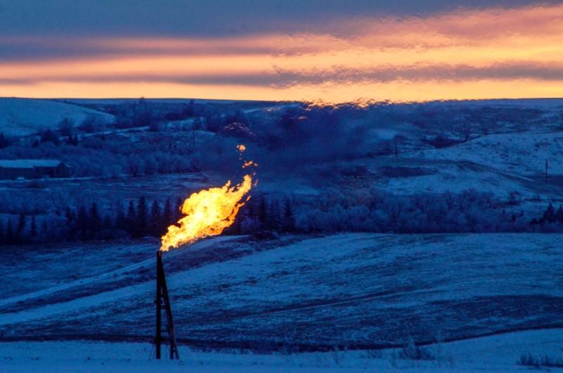 Texas natural gas production falls as freezing weather sets in Oil