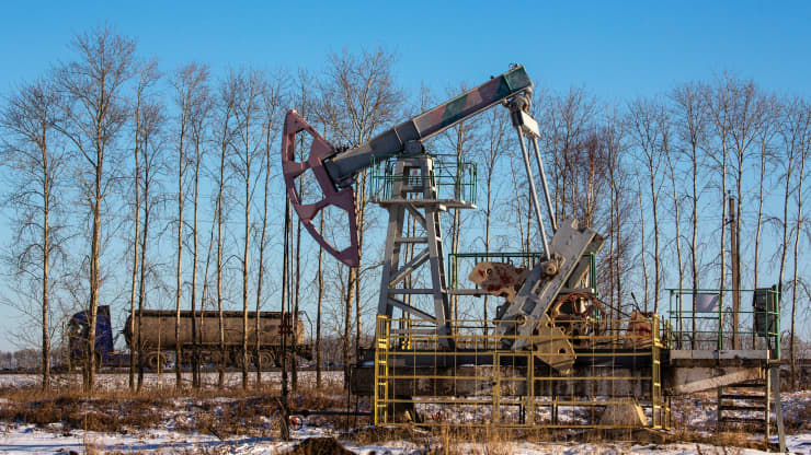 Oil at seven-year high as Ukraine crisis overshadows Fed- oil and gas 360