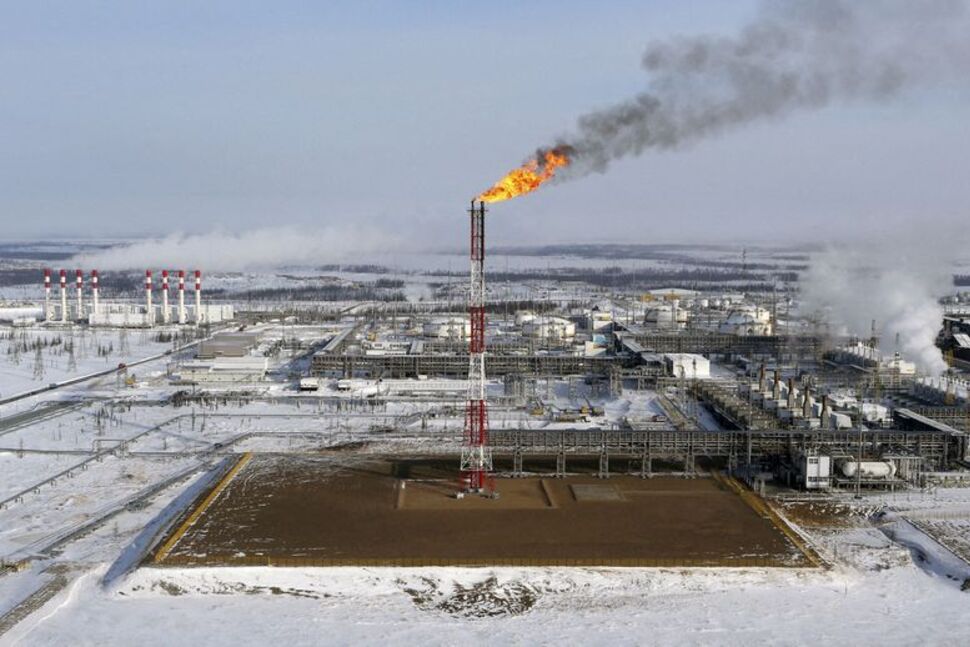 Oil jumps 3% to 2-month high as EU seeks to ban Russian crude- oil and gas 360