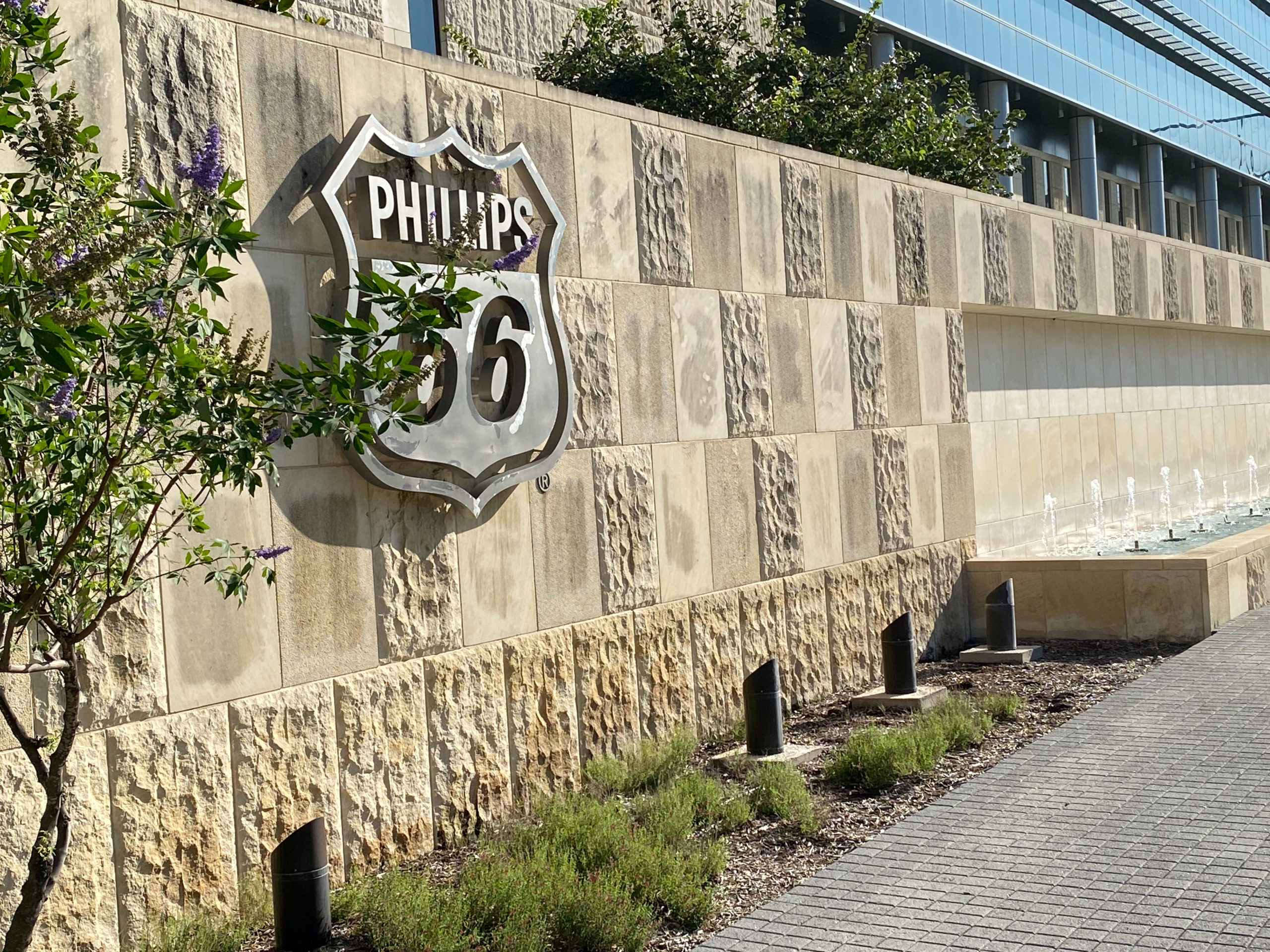Phillips 66 offers to buy pipeline operator DCP Midstream - Vimarsana News