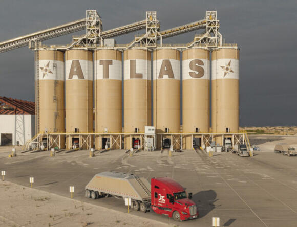 Kodiak, Atlas Energy deploy RoboTrucks for driverless proppant transport in Permian- oil and gas 360