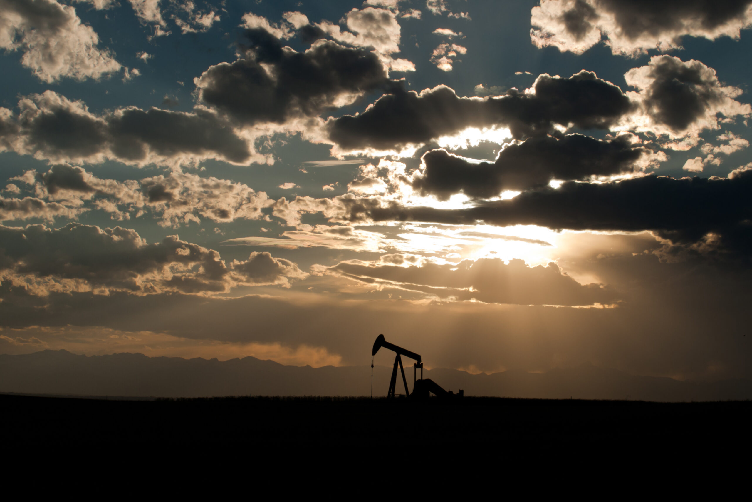 Oil prices fall 5% as Israel-Iran ceasefire reduces Middle East supply risk- oil and gas 360