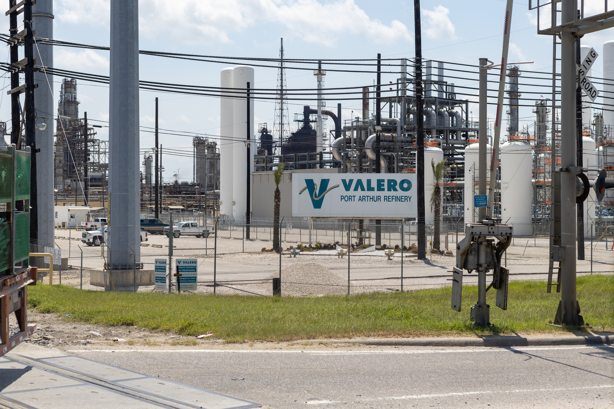 Valero Trumps Q3 Earnings Estimates as Refining Margins Soar- oil and gas 360