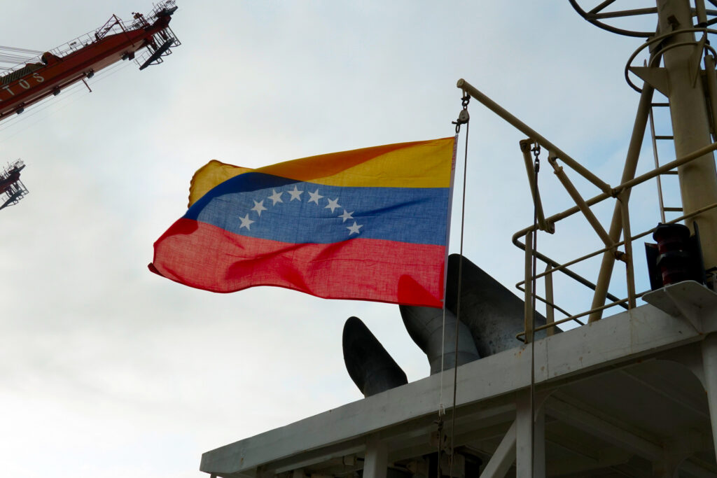 Refiners elbow traders to take a larger slice of Venezuela’s oil- oil and gas 360