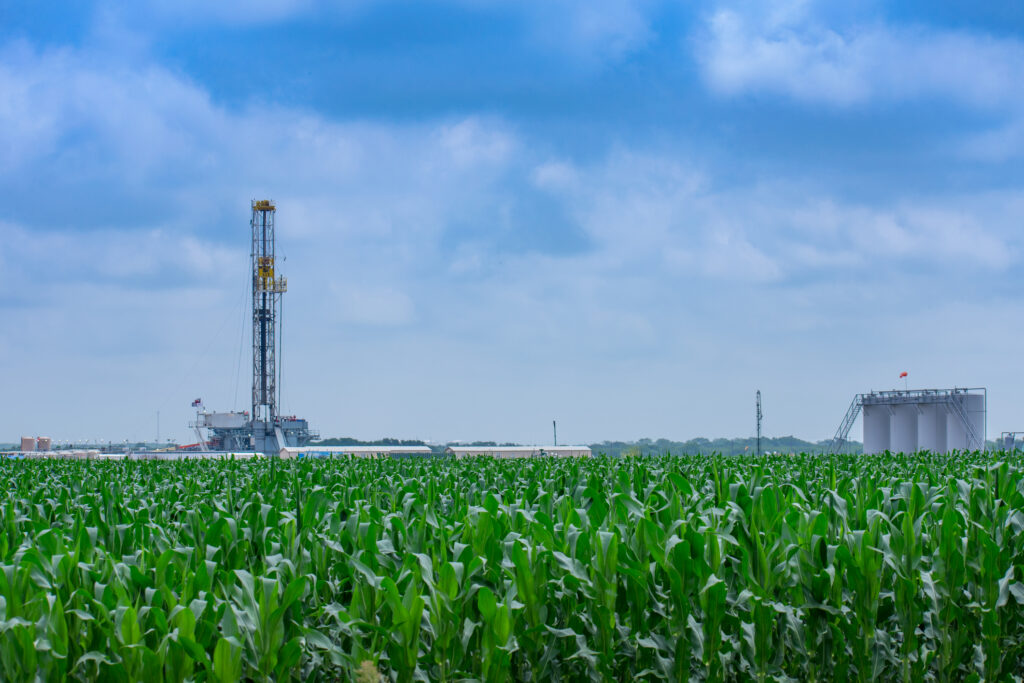 U.S. shale majors cut spending despite higher oil prices- oil and gas 360